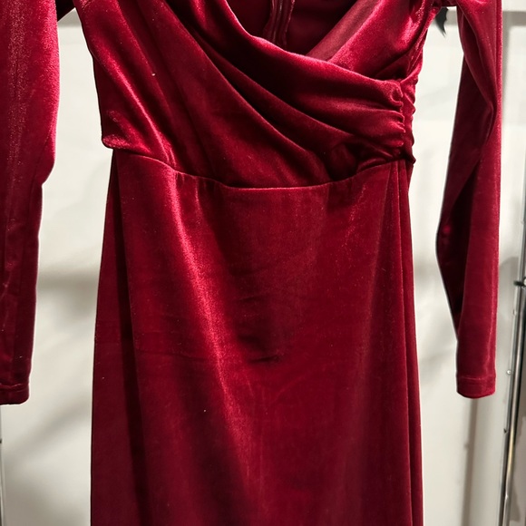 Formal dress - Picture 5 of 8